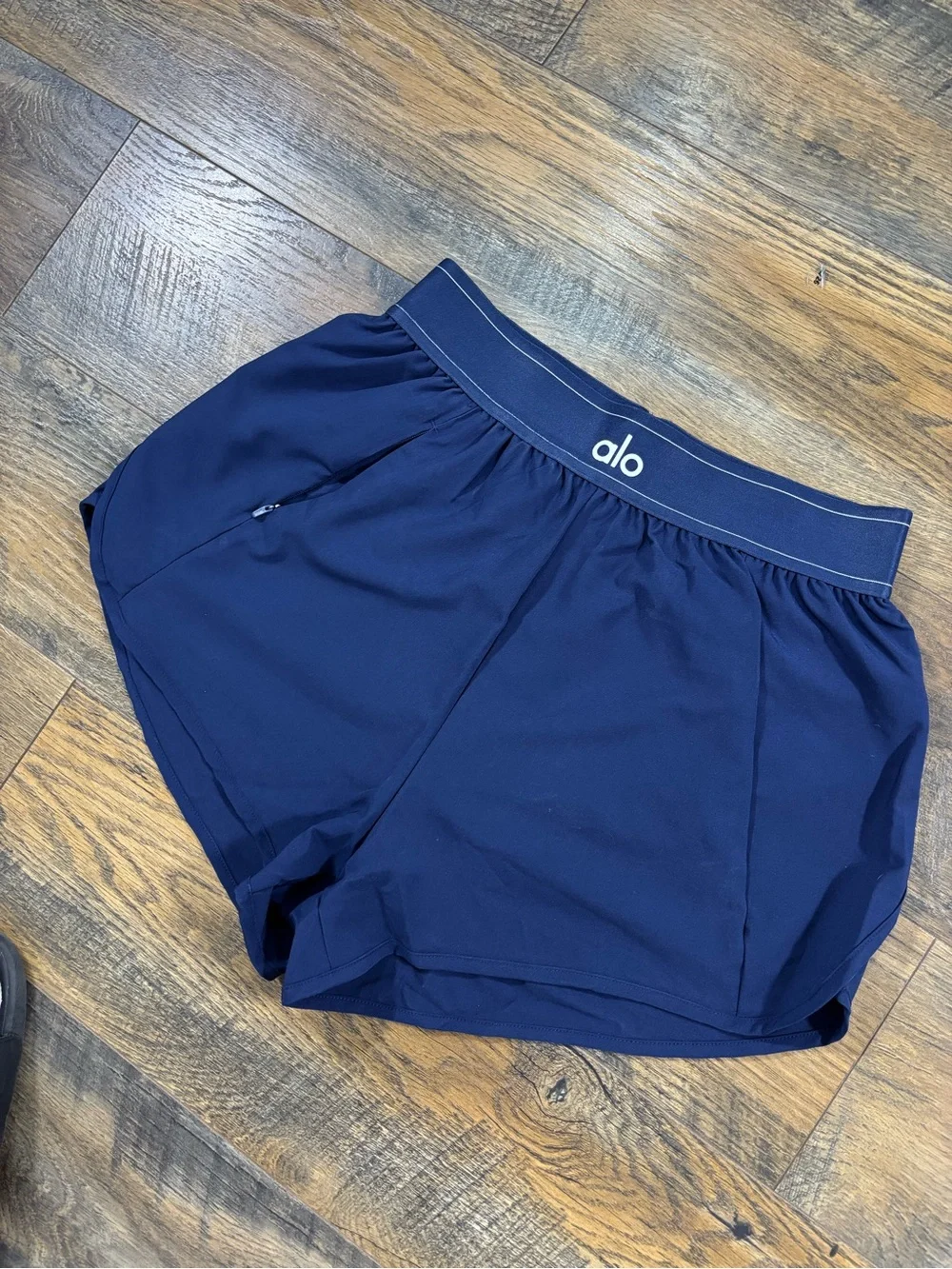 Alo Yoga Navy Women's match point shorts size M